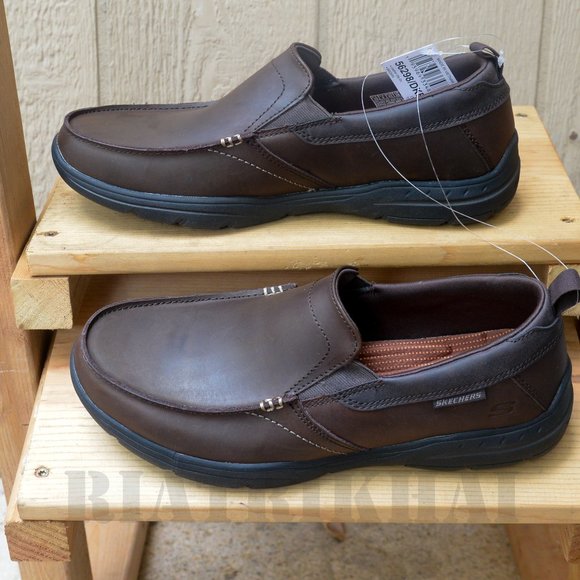 Men slip on Skechers shoes‎ in DARK Brown